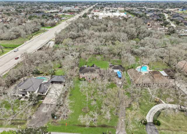 Property at 903 Layfair Pl, Friendswood, TX 77546, 5 beds, 2.5 baths