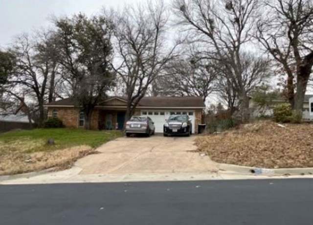 Property at 1802 Windlea Dr, Euless, TX 76040, 3 beds, 2 baths