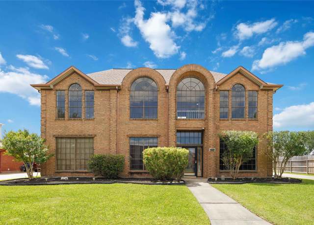 Property at 2701 11th St N, Texas City, TX 77590, 4 beds, 3.5 baths