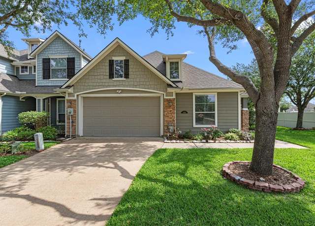 Property at 2800 Seaside Dr, Seabrook, TX 77586, 3 beds, 2 baths