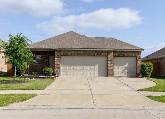 Property at 1333 Red Hills Dr, Rosharon, TX 77583, 3 beds, 3 baths