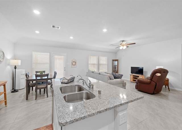 Property at 2322 E Winding Pnes, Tomball, TX 77375, 3 beds, 2 baths