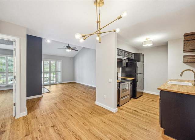 Property at 1860 White Oak Dr #242, Houston, TX 77009, 1 bed, 1 bath
