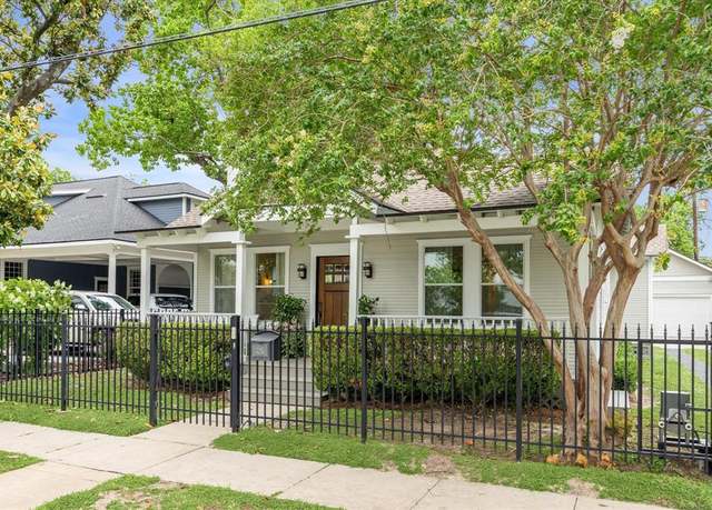 Property at 725 E 12th St, Houston, TX 77008, 2 beds, 2 baths
