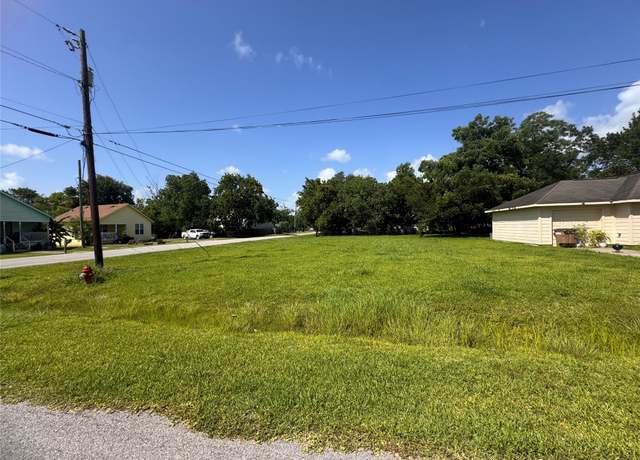 Property at 2209 Ave H, Dickinson, TX 77539