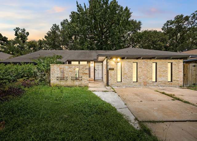 Property at 5618 Briarwick Ln, Houston, TX 77016, 3 beds, 2 baths