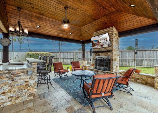 Property at 11443 Northam Dr, Tomball, TX 77375, 4 beds, 2.5 baths