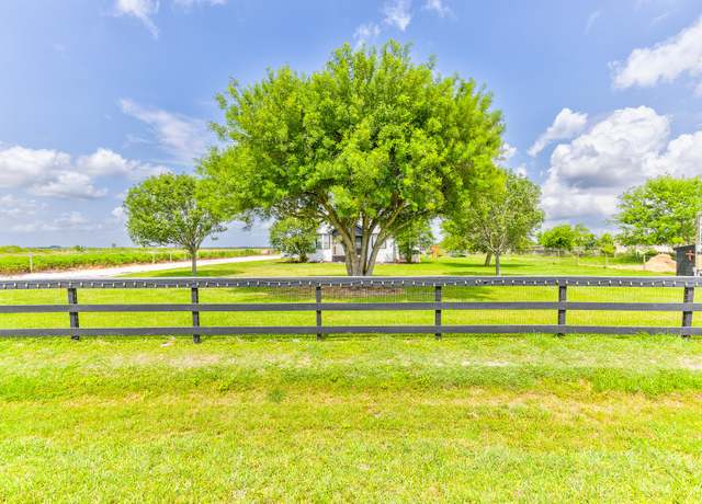 Property at 1825 County Road 212, Angleton, TX 77515, 3 beds, 2.5 baths