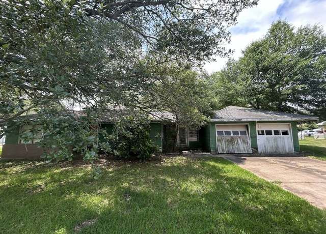 Property at 3429 Graves Ave, Groves, TX 77619, 3 beds, 1 bath