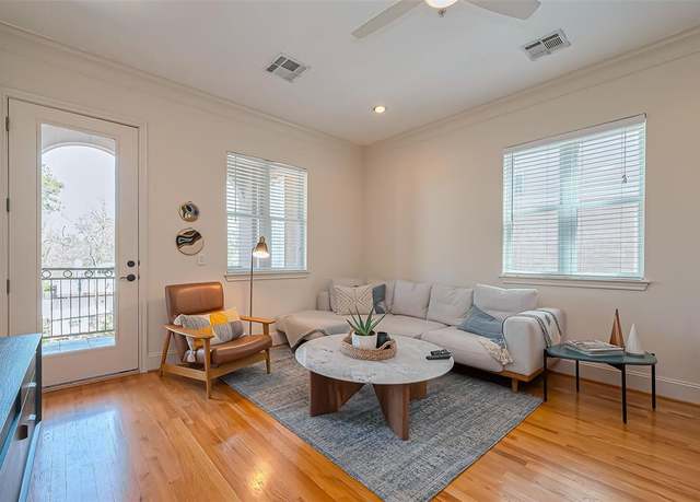 Property at 58 Briar Hollow Ln #303, Houston, TX 77027, 2 beds, 2 baths