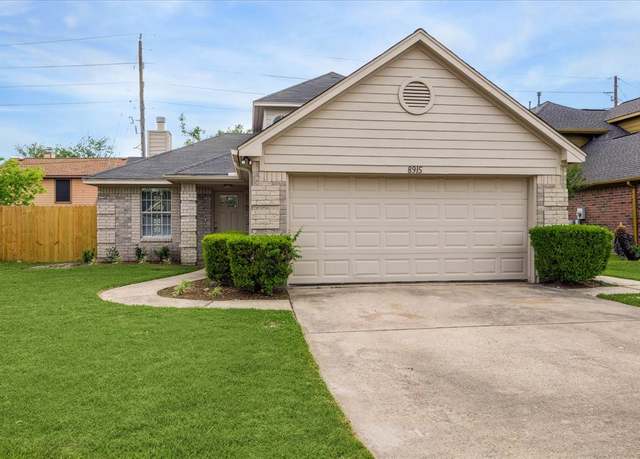 Property at 8915 Lakeworth Dr, Houston, TX 77088, 3 beds, 2.5 baths