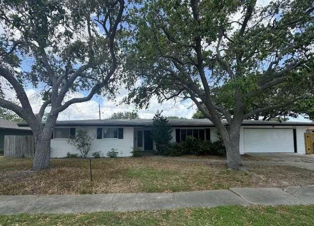 Property at 426 Pennington Dr, Corpus Christi, TX 78412, 3 beds, 2 baths