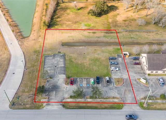 Property at 1913 Steele Rd, Alvin, TX 77511
