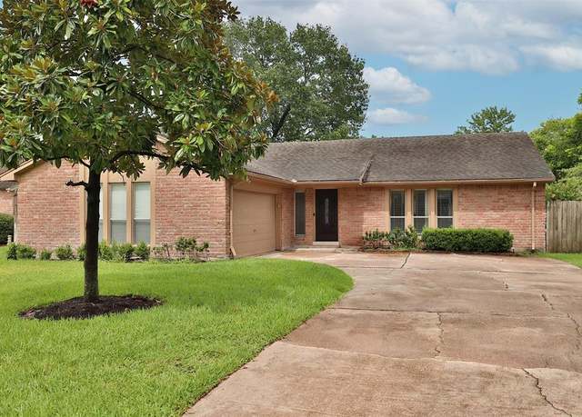 Property at 11506 Barwood Bend Dr, Houston, TX 77065, 3 beds, 2 baths