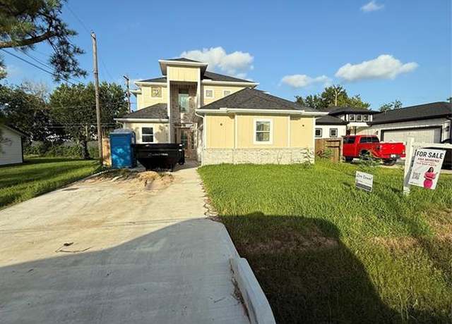 Property at 820 Santa Anna Ln, La Porte, TX 77571, 4 beds, 4.5 baths