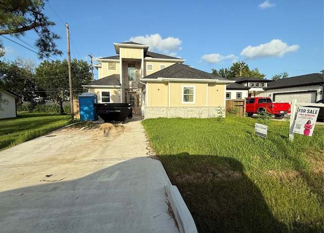 Property at 820 Santa Anna Ln, La Porte, TX 77571, 4 beds, 4.5 baths