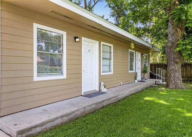 Property at 1001 W Lobitt St, Alvin, TX 77511, 36 beds, 1 bath