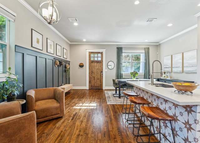 Property at 1004 Enid St Unit B, Houston, TX 77009, 4 beds, 4 baths