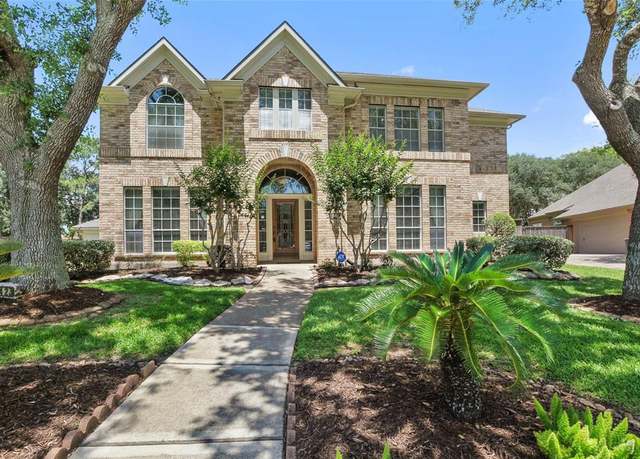Property at 3423 Scenic Elm St, Houston, TX 77059, 5 beds, 3.5 baths