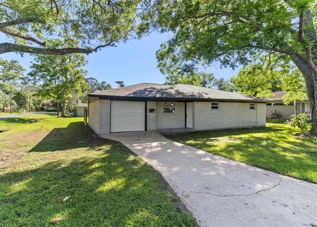Property at 401 S Fig St, Sweeny, TX 77480, 3 beds, 2 baths