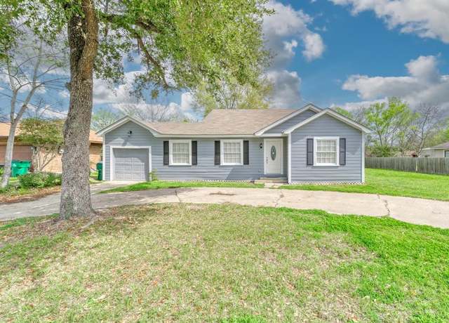 Property at 406 N Woodrow St, Madisonville, TX 77864, 3 beds, 1 bath