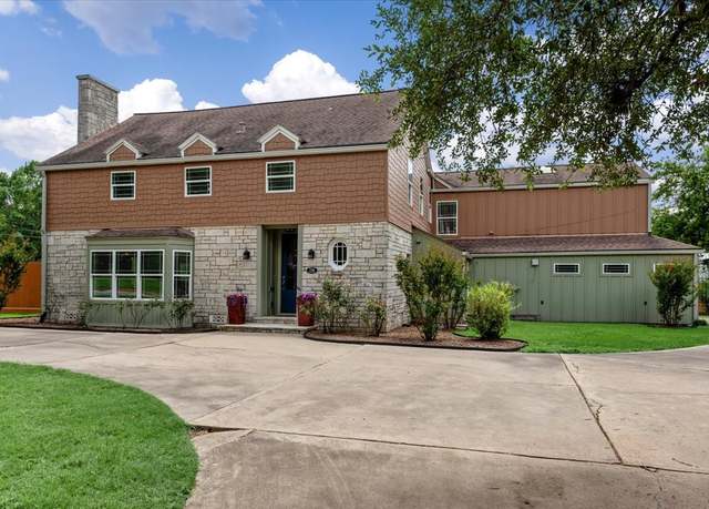 Property at 716 Church St, Navasota, TX 77868, 4 beds, 3.5 baths