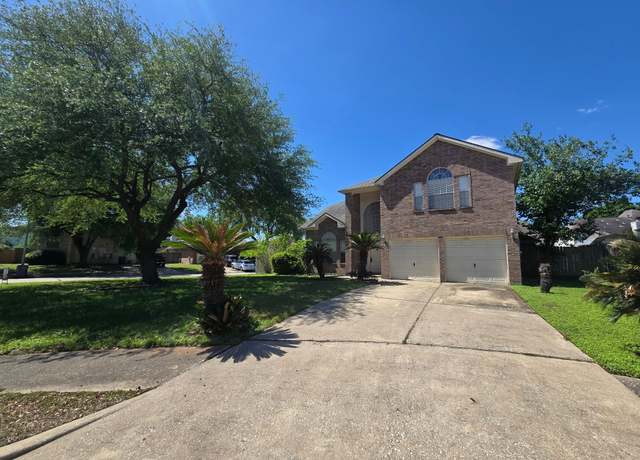 Property at 4731 Mohegan Ct, Baytown, TX 77521, 3 beds, 2.5 baths