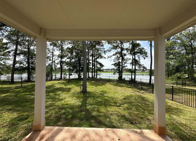 Property at 473 Shoreview Dr, Conroe, TX 77303, 3 beds, 2 baths