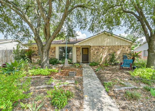 Property at 15326 E Fondren Cir, Houston, TX 77071, 4 beds, 2 baths