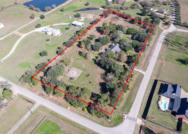 Property at 16004 Penick Rd, Waller, TX 77484, 4 beds, 2.5 baths