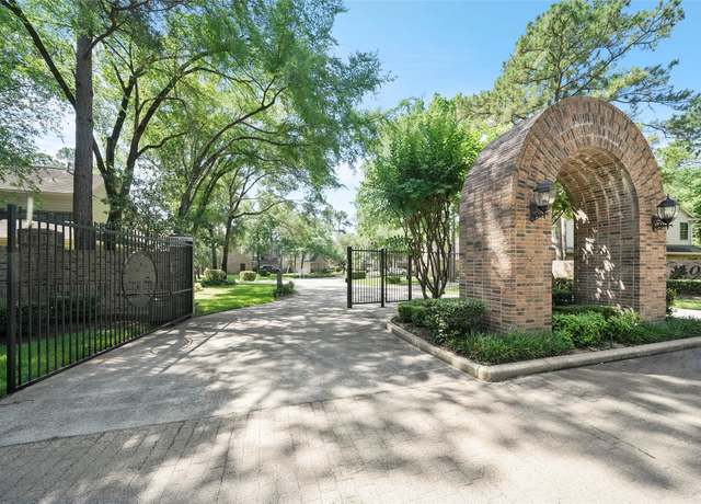 Property at 4 Fairway Oaks Pl #4, The Woodlands, TX 77380, 3 beds, 3 baths