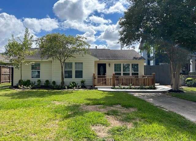 Property at 1635 Chippendale Rd, Houston, TX 77018, 3 beds, 3.5 baths