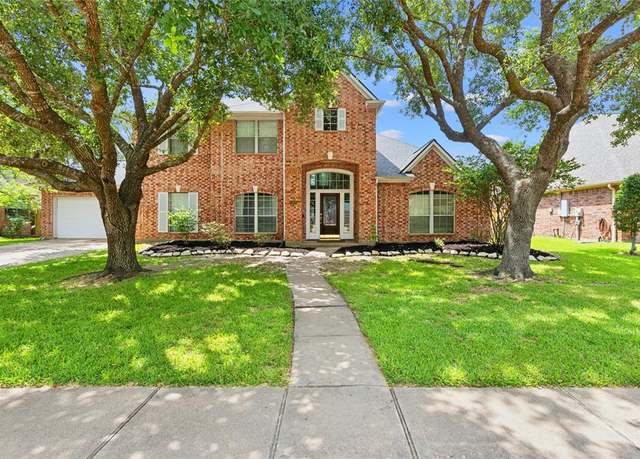 Property at 1308 Buttonwood Dr, Friendswood, TX 77546, 5 beds, 4 baths