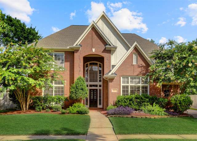 Property at 4026 Village Corner Dr, Houston, TX 77059, 4 beds, 3.5 baths