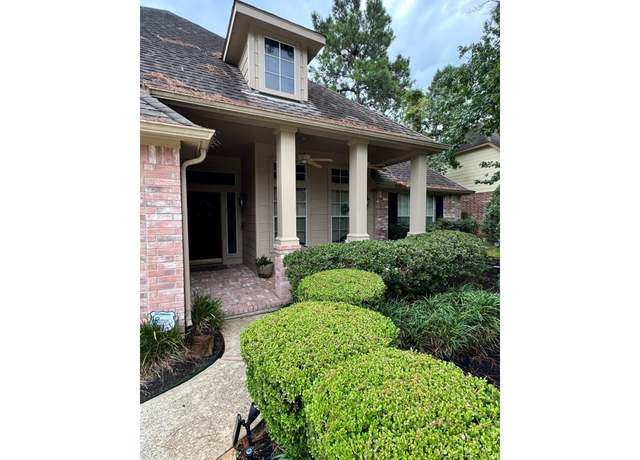Property at 19 Trilling Bird Pl, The Woodlands, TX 77384, 4 beds, 2 baths