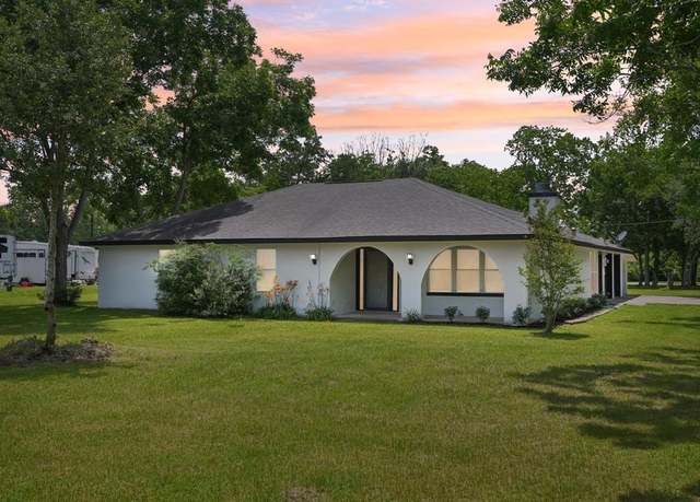 Property at 8412 Avenue L, Santa Fe, TX 77510, 3 beds, 2 baths