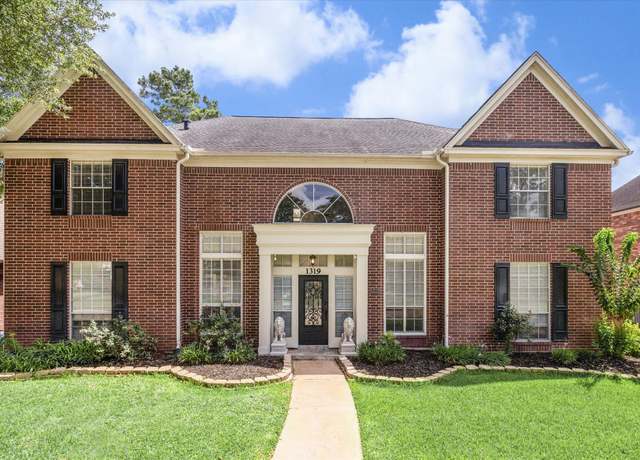 Property at 1319 Breezy Bend Dr, Katy, TX 77494, 5 beds, 5 baths