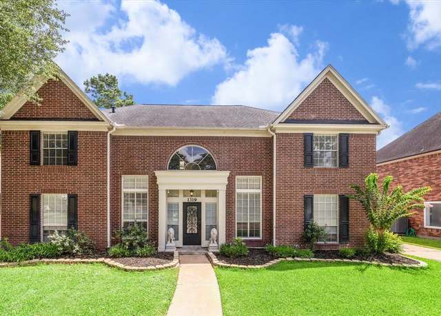 Property at 1319 Breezy Bend Dr, Katy, TX 77494, 5 beds, 5 baths