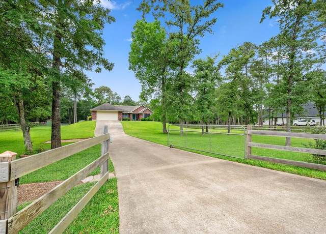 Property at 605 Pelican St, Magnolia, TX 77355, 4 beds, 2 baths
