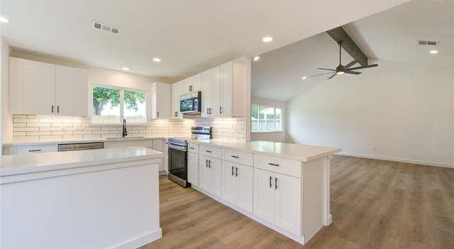 Photo of 7134 Ridgeberry Dr, Houston, TX 77095