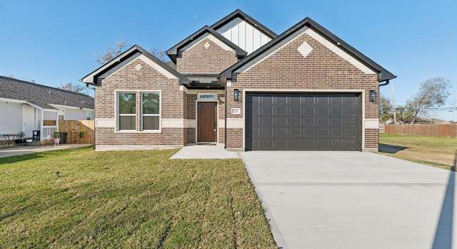Photo of 221 DR Martin Luther King JR Dr, La Porte, TX 77571