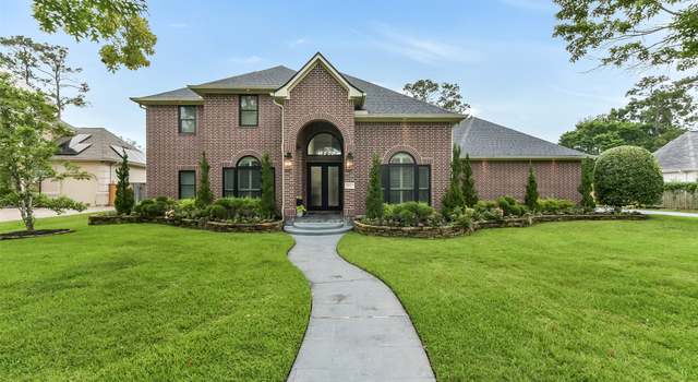 Photo of 802 Shady Bend Ln, Friendswood, TX 77546
