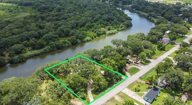 Photo of 2726 Shady Creek Ln, Freeport, TX 77541