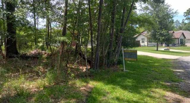 Photo of 136 S Pine Harbour Dr, Coldspring, TX 77331