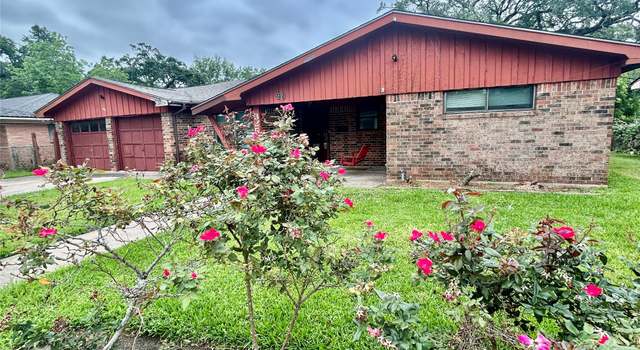 Photo of 325 Hargett St, Clute, TX 77531
