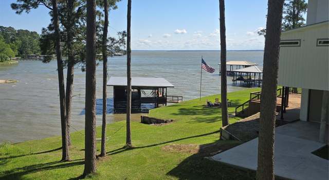 Photo of 31 Holiday Ln, Coldspring, TX 77331