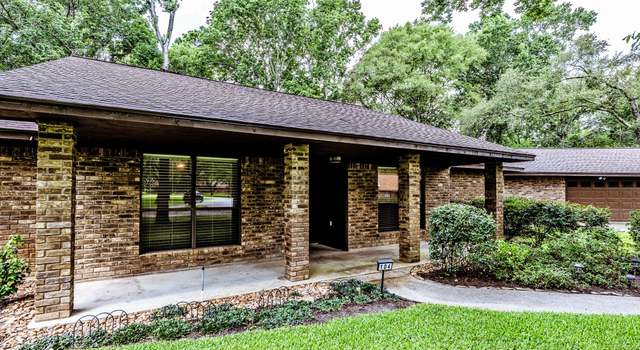 Photo of 104 Oakview Cir, Huntsville, TX 77340