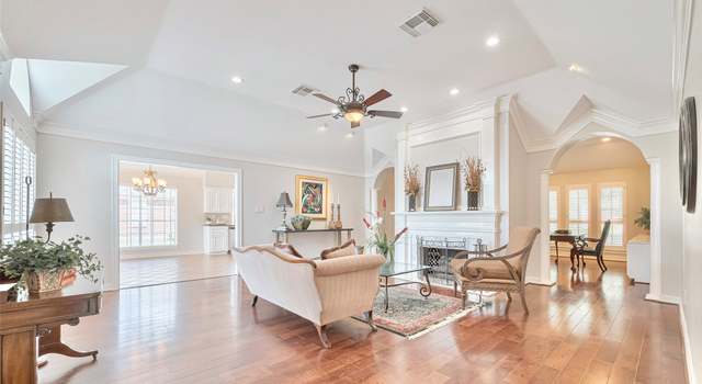 Photo of 4910 Canterbury Ln, Sugar Land, TX 77479