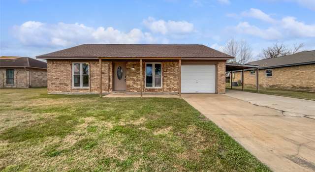 Photo of 5210 3rd St, Danbury, TX 77534