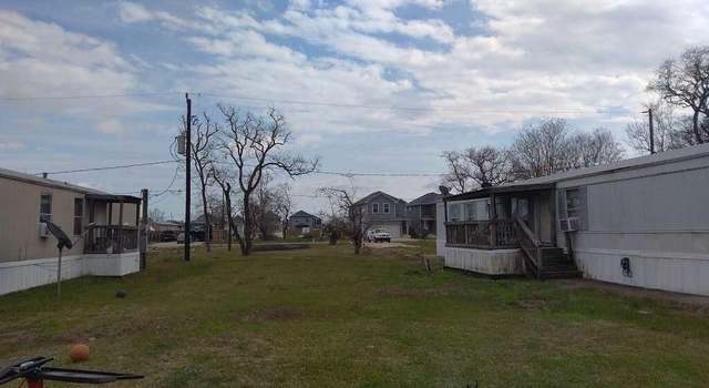 Photo of 143 Flamingo Bight N, Baytown, TX 77523